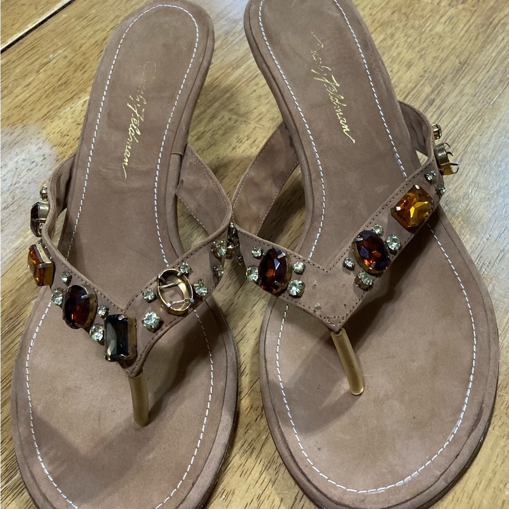 Beautiful shoes super comfortable size 10